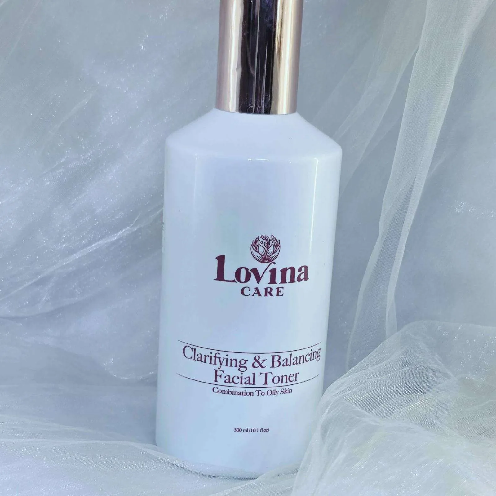 التونر المنقي والموازن للبشرة الدهنية والمختلطة بحجم توفيري 300 مل من لوفينا كير (Lovina Care Clarifying & Balancing Facial Toner - 300ml)