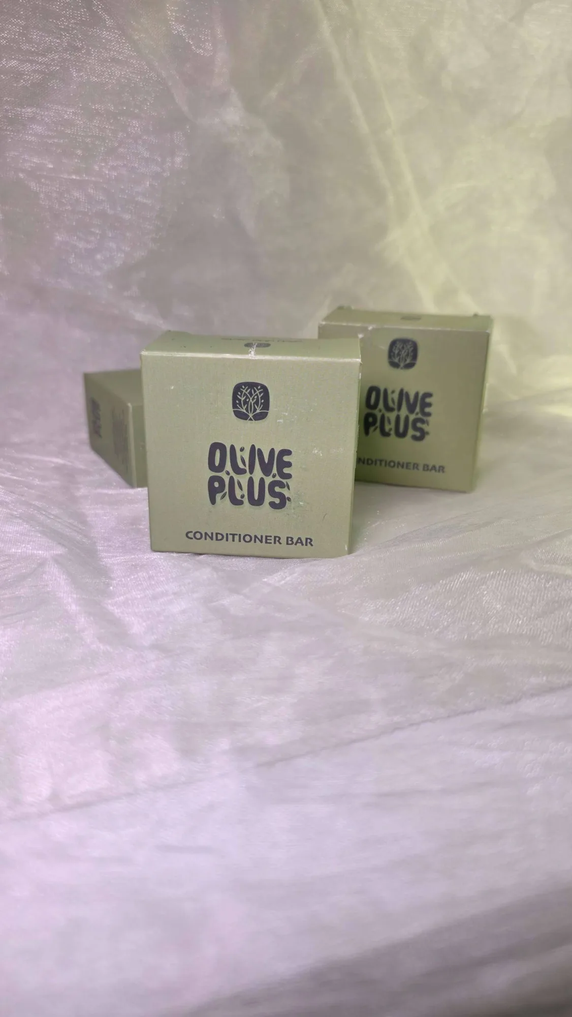 بلسم الشعر العضوي الصلب (كونديشنر بار) لجميع أنواع الشعر من أوليف بلس (Olive Plus Organic Conditioner Bar)