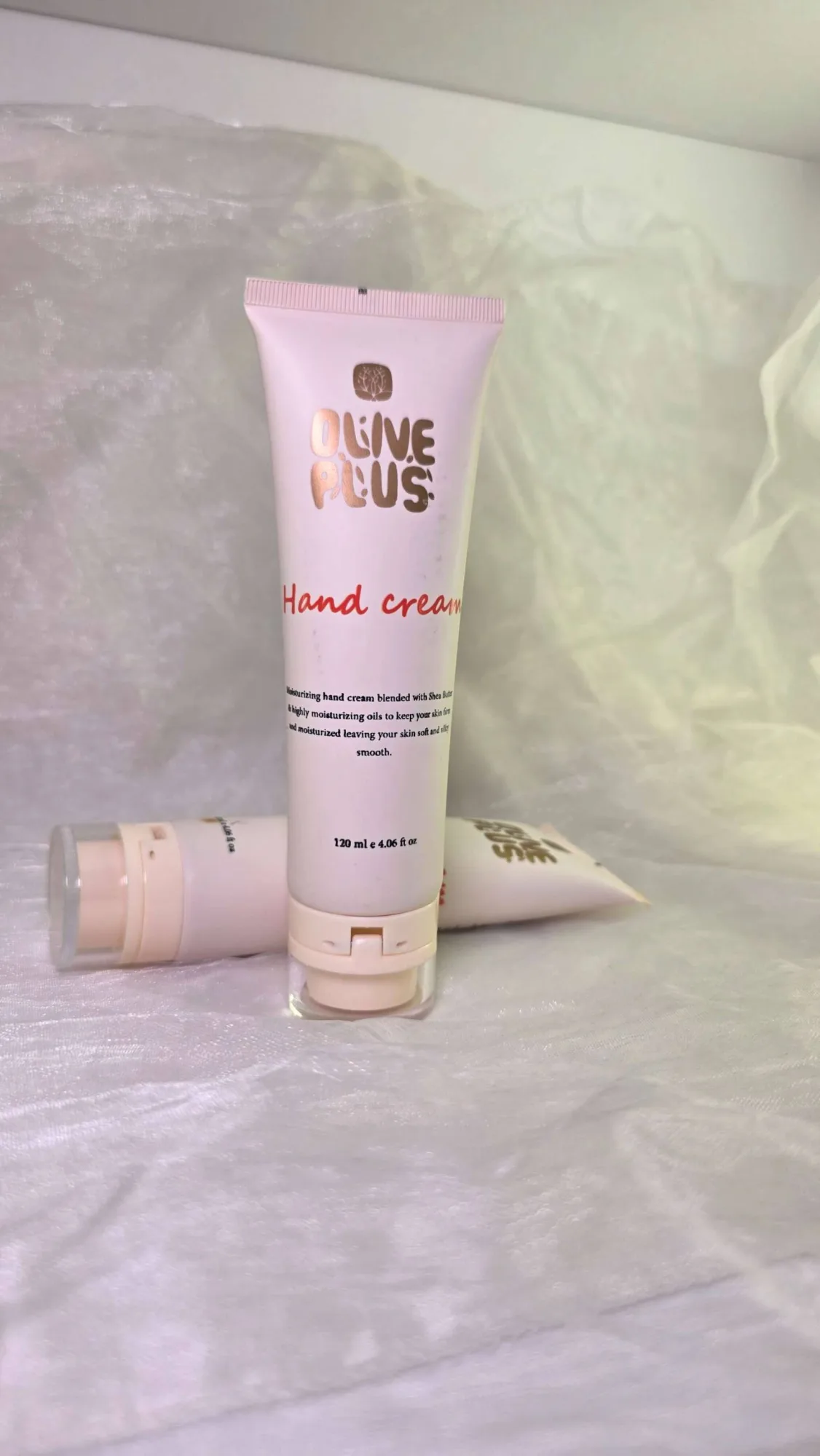 كريم اليدين المرطب والمشدود بزبدة الشيا من أوليف بلس (Olive Plus Hand Cream)