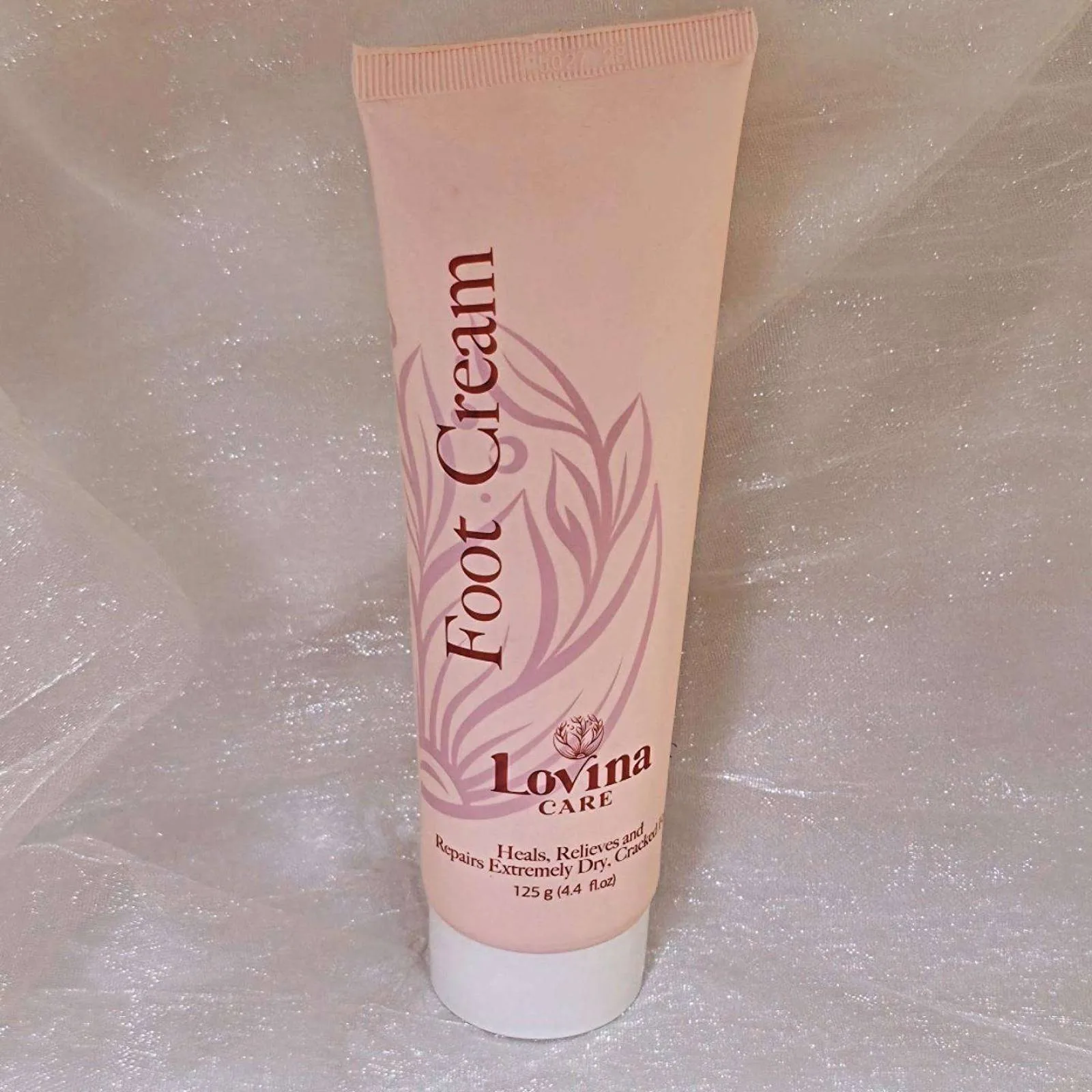 كريم لوفينا كير للقدمين لعلاج الجفاف والتشققات (Lovina Care Foot Cream - Heals & Repairs Extremely Dry, Cracked Feet)