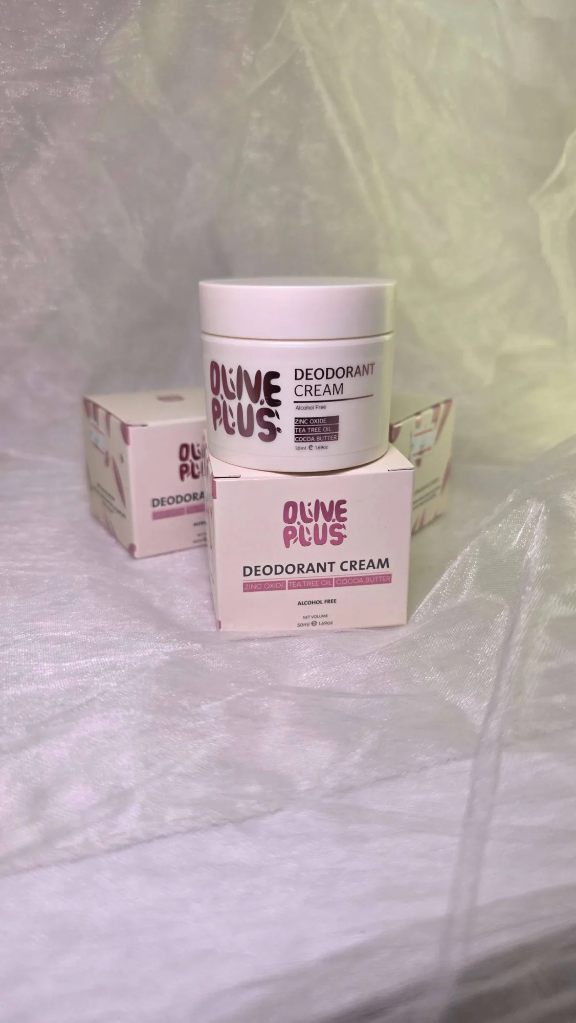كريم مزيل العرق الطبيعي الخالي من الكحول بخلاصة شجرة الشاي من أوليف بلس (Olive Plus Deodorant Cream)