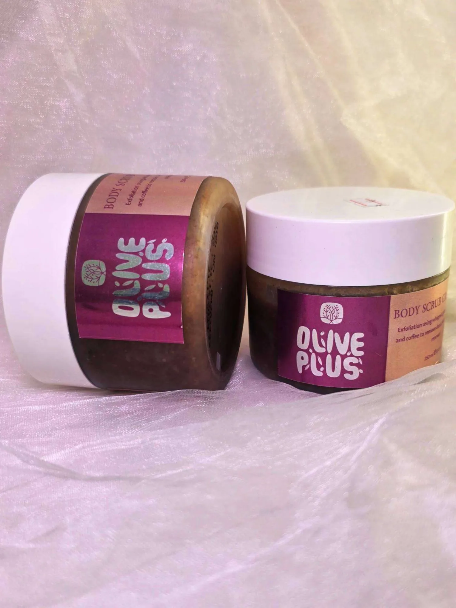 مقشر الجسم بالقهوة والسكر لتجديد البشرة من أوليف بلس (Olive Plus Body Scrub Granules - Coffee & Sugar)