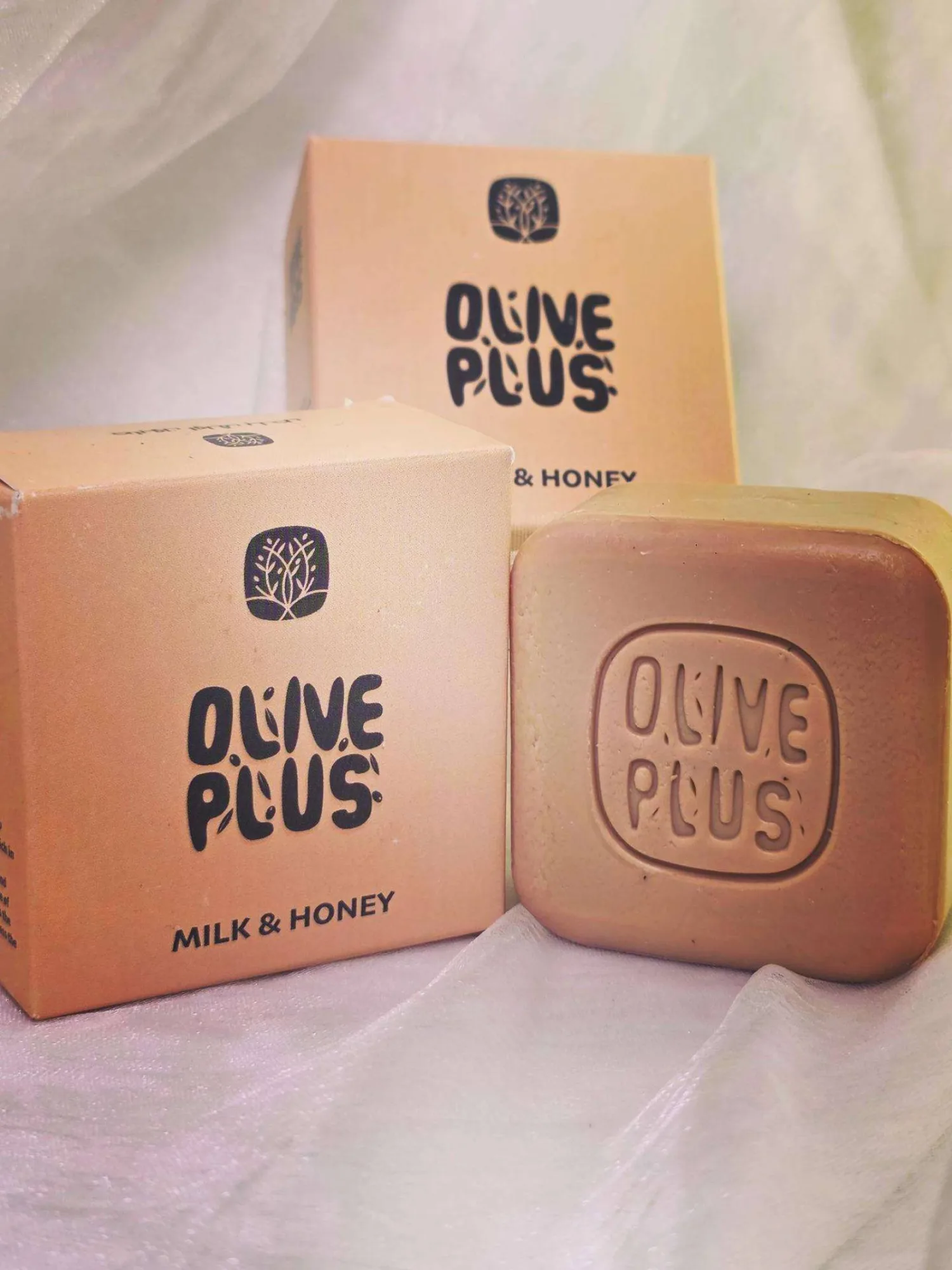 صابون الحليب والعسل العضوي لتقشير وتفتيح البشرة من أوليف بلس (Olive Plus Milk & Honey Soap)