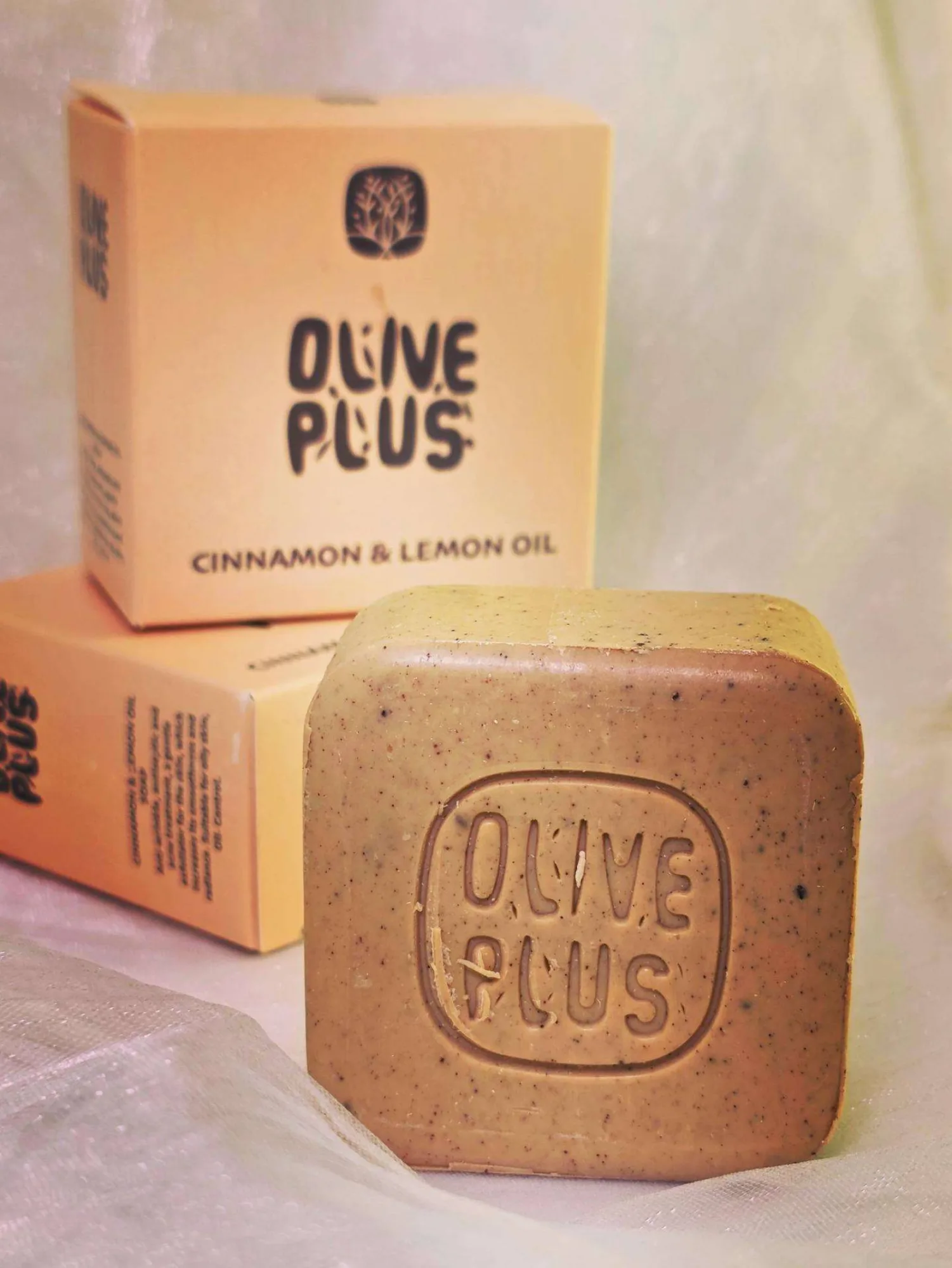 صابون القرفة وزيت الليمون العضوي لتقشير وعلاج البشرة الدهنية من أوليف بلس (Olive Plus Cinnamon & Lemon Oil Soap)