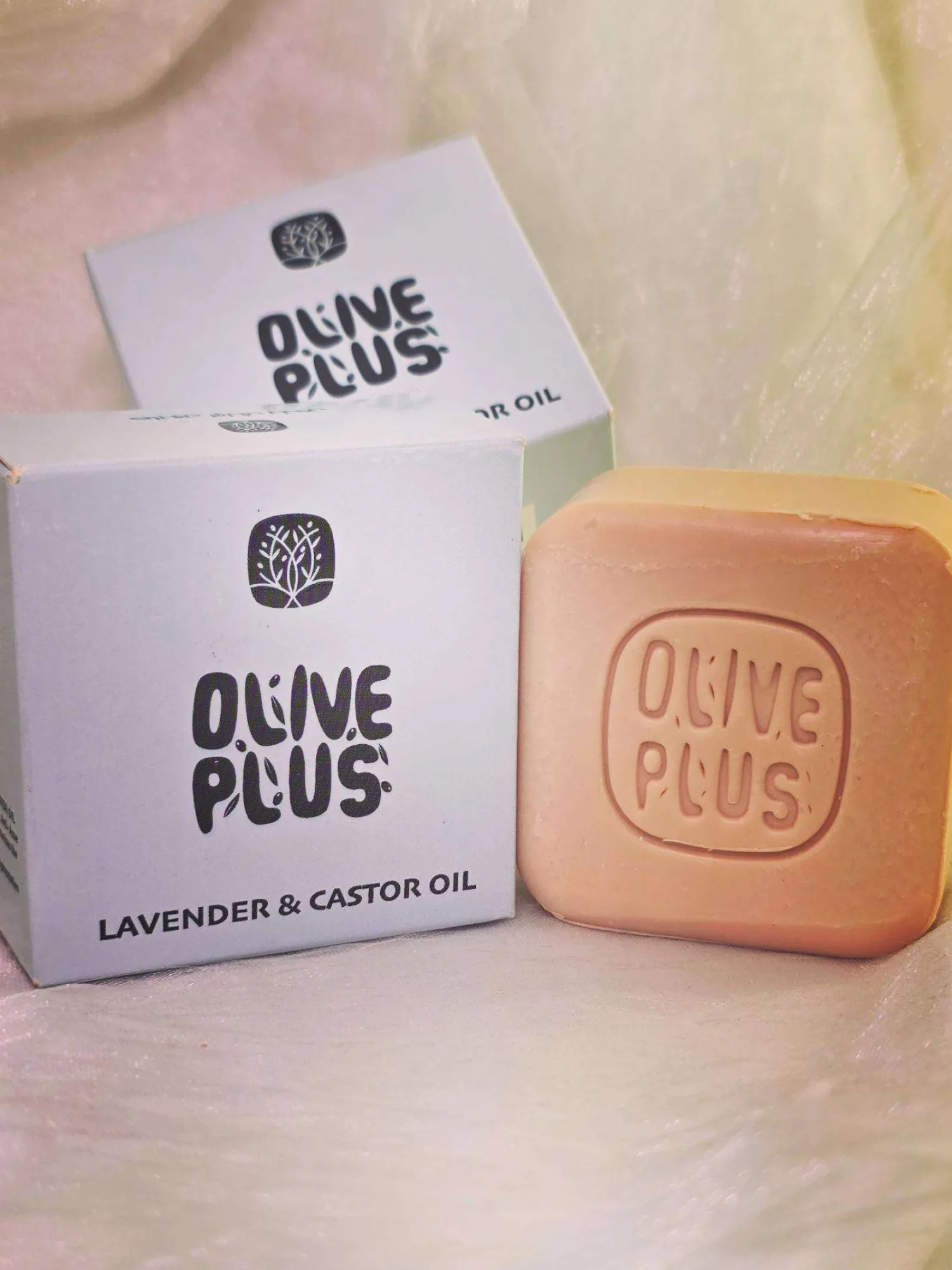 صابون اللافندر وزيت الخروع العضوي لتهدئة البشرة وتوحيد لونها من أوليف بلس (Olive Plus Lavender & Castor Oil Soap)