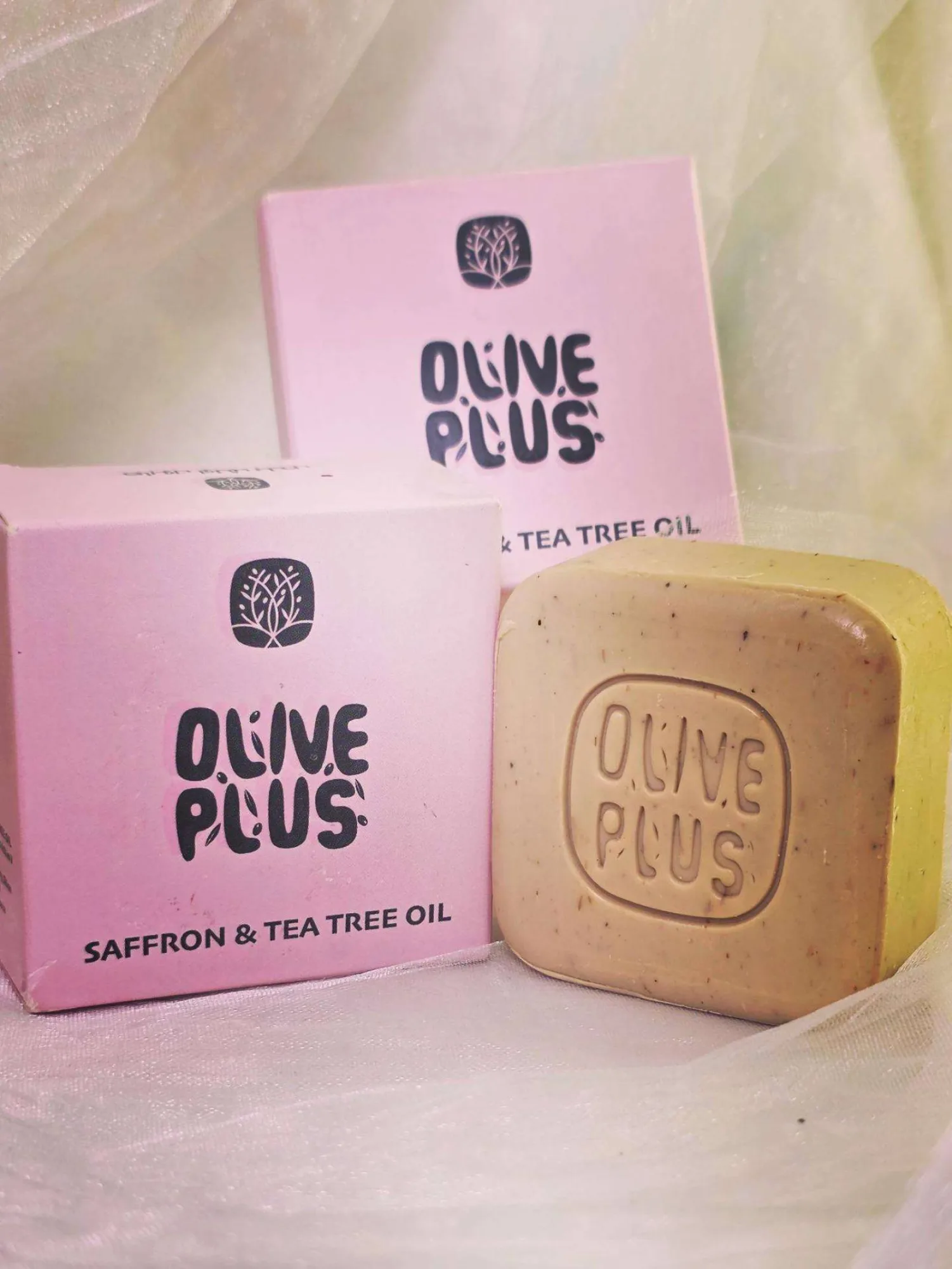 صابون الزعفران وزيت شجرة الشاي العضوي لتفتيح البشرة ومضاد للبكتيريا من أوليف بلس (Olive Plus Saffron & Tea Tree Oil Soap)