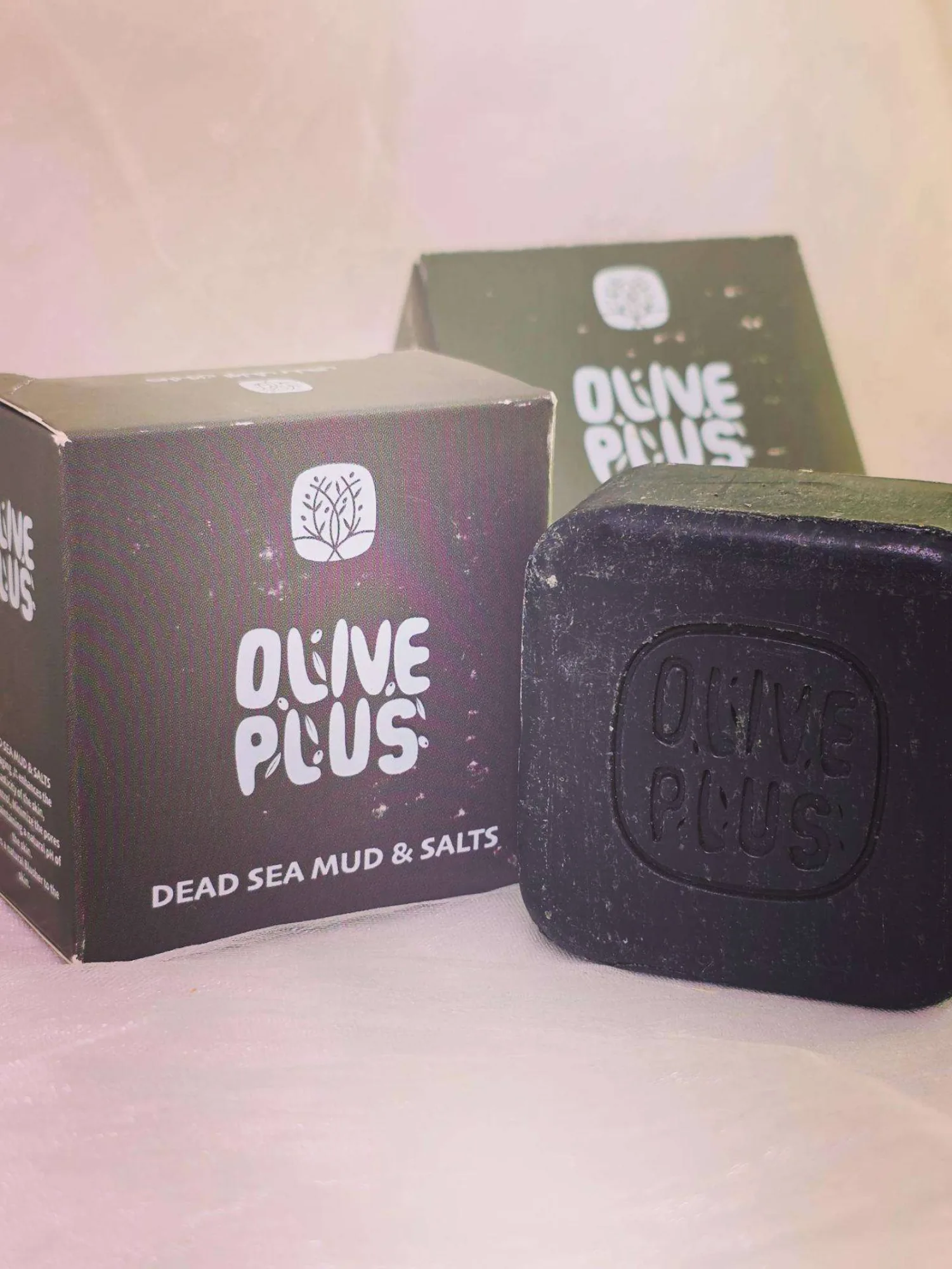 صابون طين وأملاح البحر الميت العضوي لشد البشرة وتصغير المسام من أوليف بلس (Olive Plus Dead Sea Mud & Salts Soap)