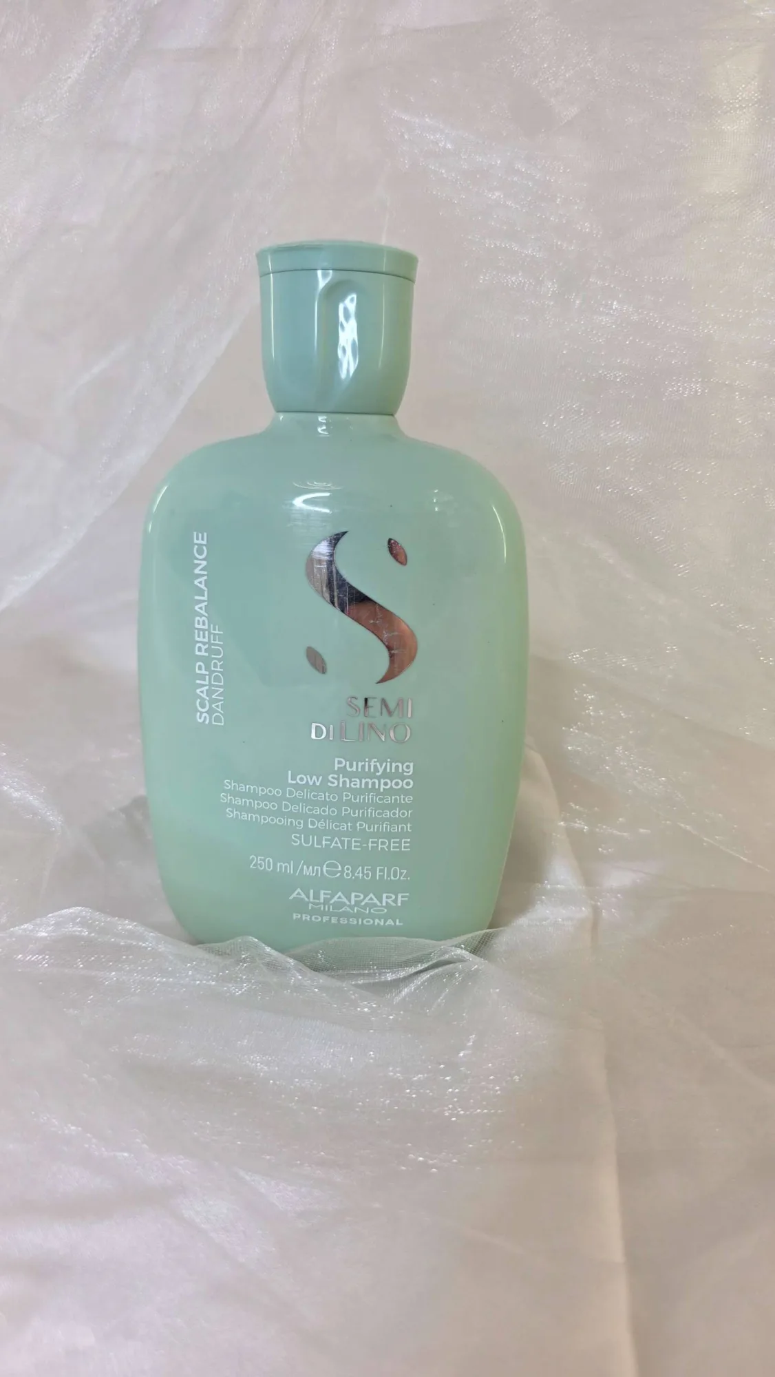 شامبو الفابارف المنقي لعلاج القشرة (Alfaparf Semi di Lino Scalp Rebalance Purifying Low Shampoo)