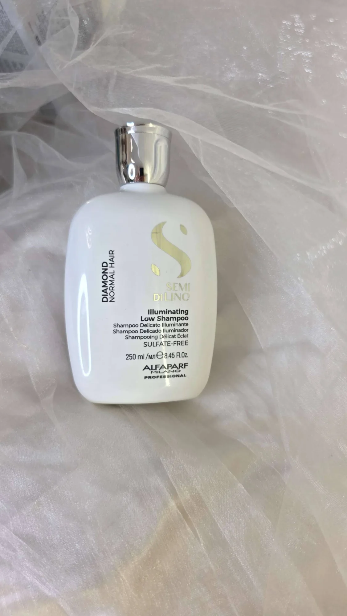 شامبو الفابارف سيمي دي لينو المضيء لزيادة لمعان الشعر العادي (Alfaparf Semi di Lino Diamond Illuminating Low Shampoo)
