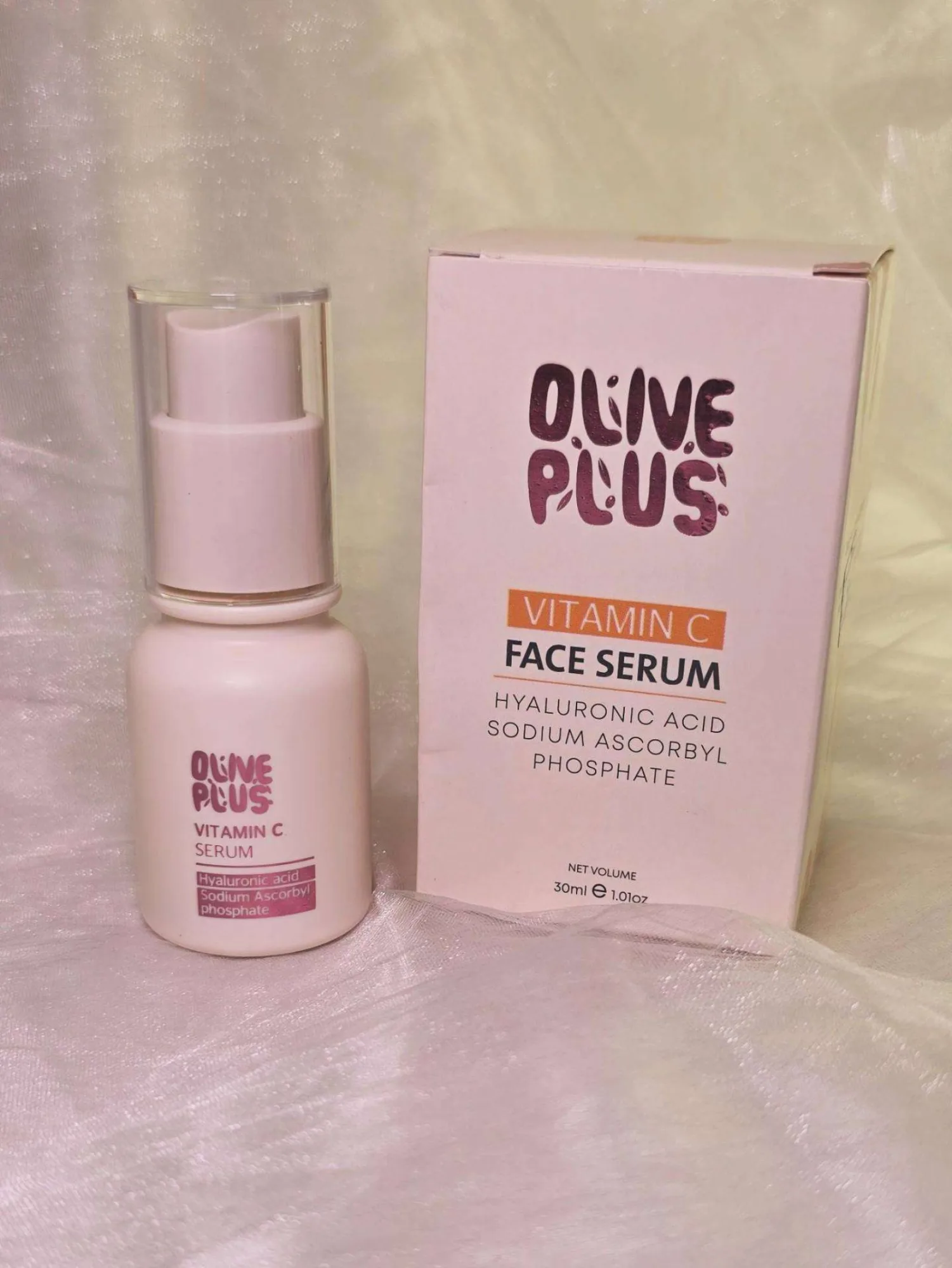 سيروم فيتامين سي للنضارة وتفتيح البشرة من أوليف بلس (Olive Plus Vitamin C Face Serum)