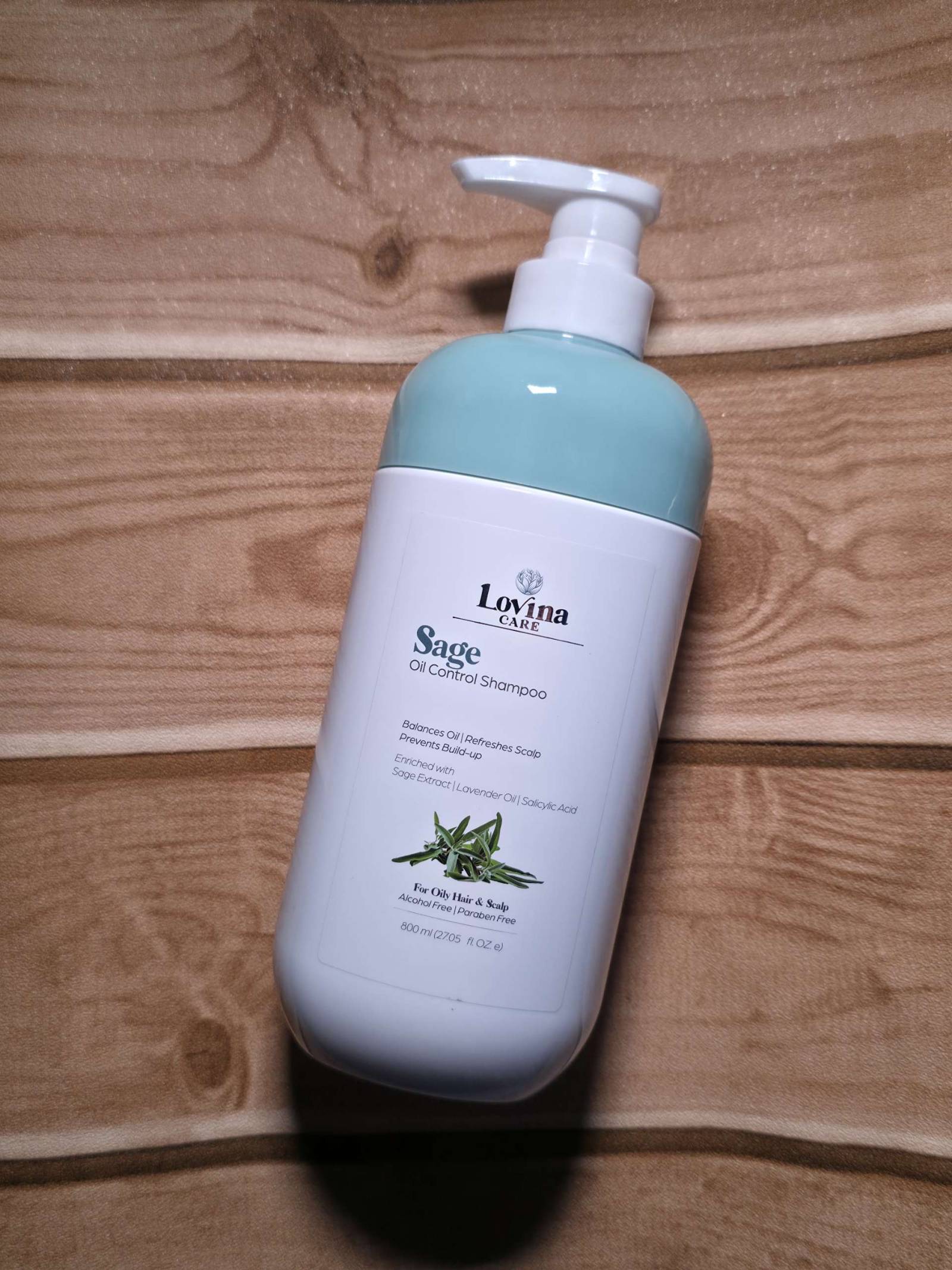 شامبو الميرمية الطبيعي لموازنة الشعر الدهني